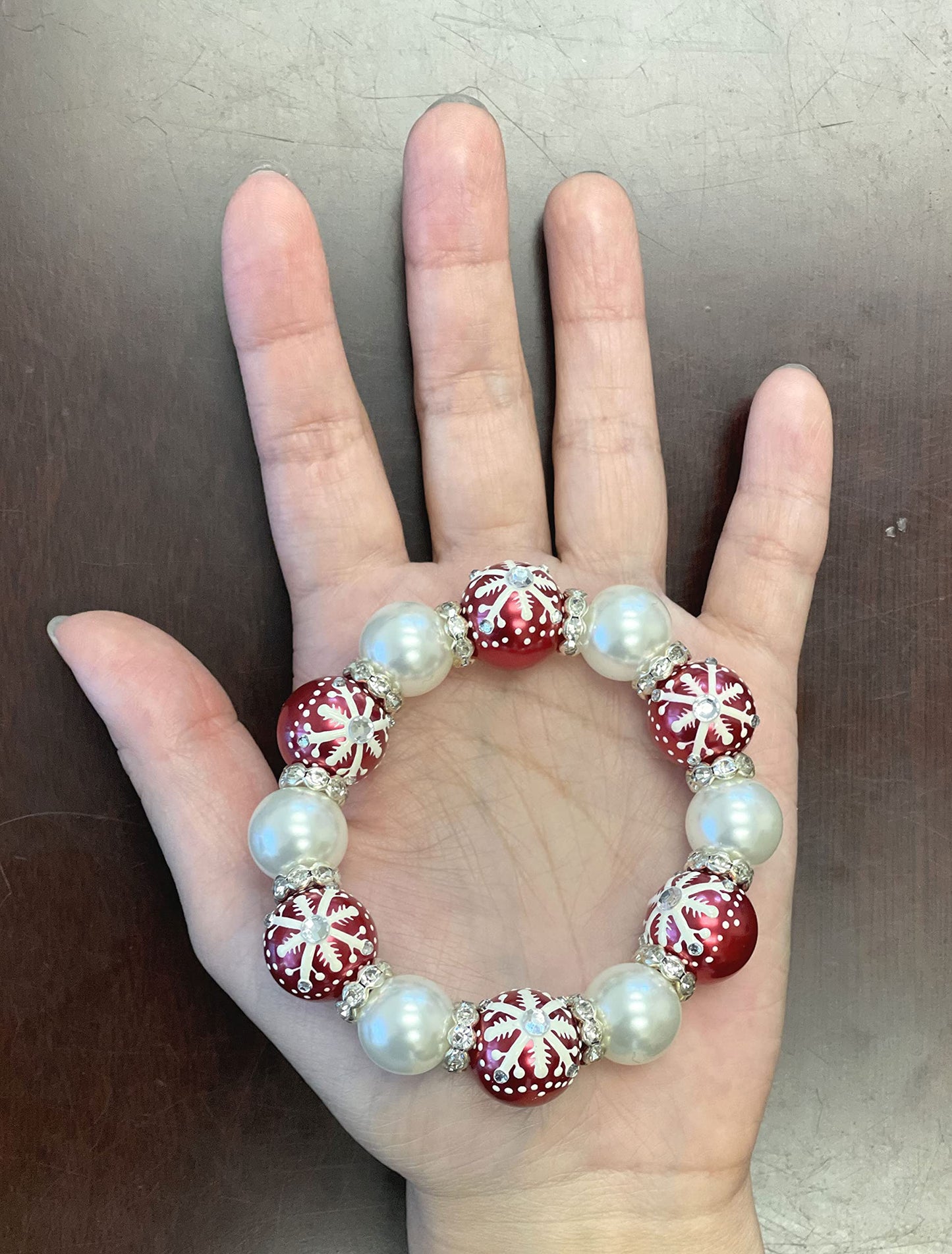 Christmas Glass Beaded Bracelet for Her, Holiday Birthday Gift Idea for Women, 1 pc (Red Snowflake)