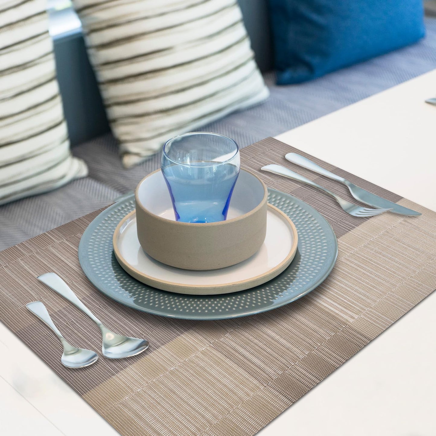 Aofmee Table Runner and Placemats Set of 6 Washable, Heat Resistant Place Mats with Table Runner, Woven Vinyl Table Placemats, Stain Resistant Kitchen Table Mats Sets, Easy to Clean, Gold, Set of 7